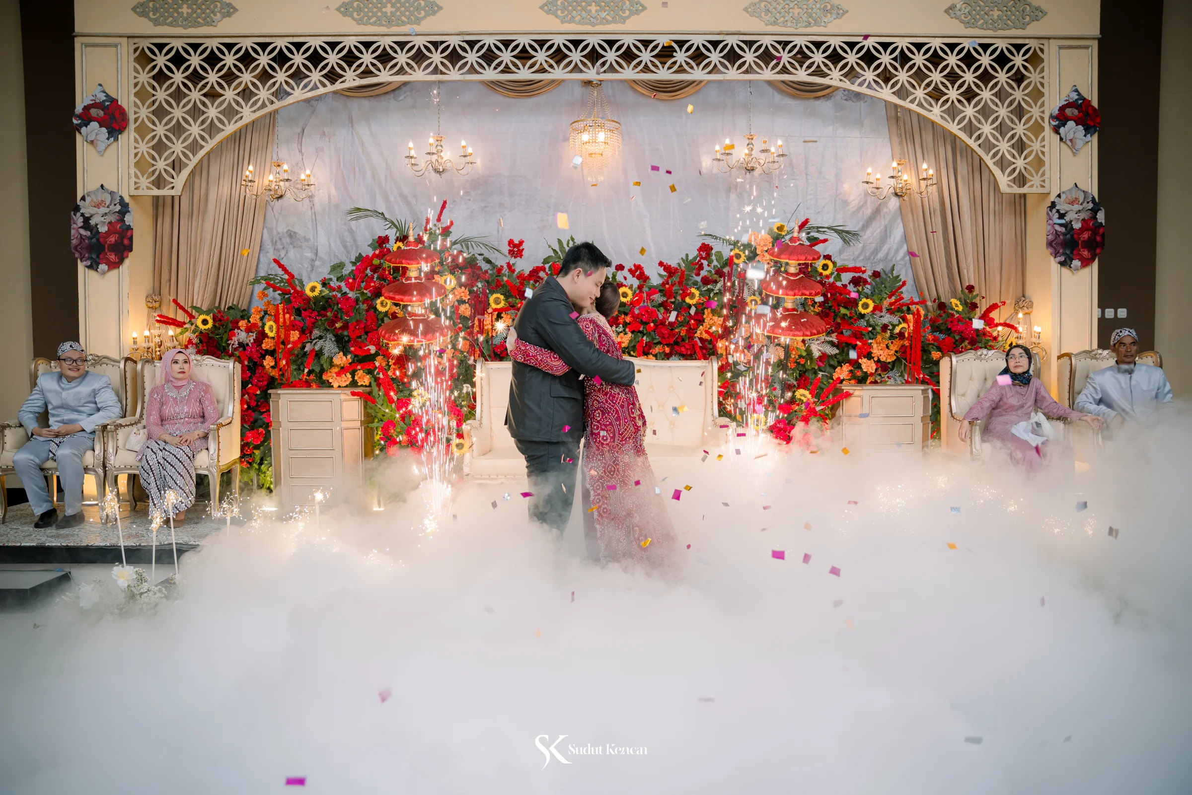 Namina & Suntar — Prosesi adat Sunda, first dance, dan selebrasi bersama bridal party.